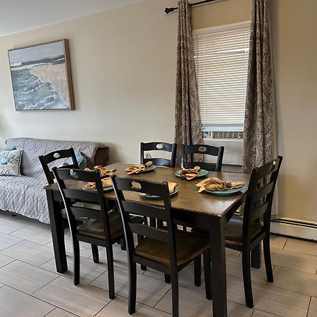 Newly Renovated 2 Bedroom House シーサイド・ハイツ エクステリア 写真