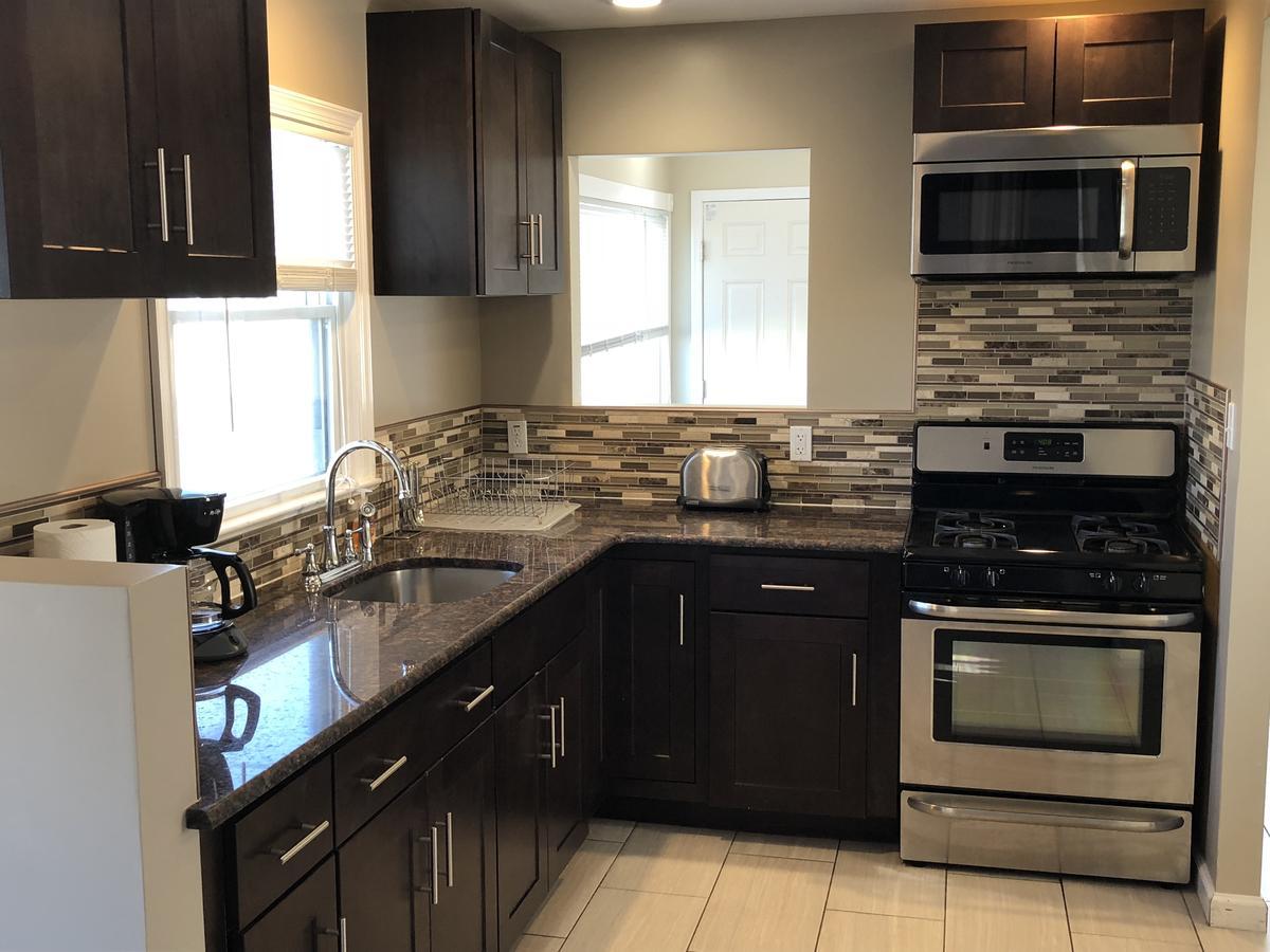 Newly Renovated 2 Bedroom House シーサイド・ハイツ エクステリア 写真